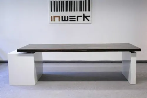 Bild: Büromöbel par ergonomie: elektrisch höhenverstellbarer Schreibtisch der Serie Inwerk