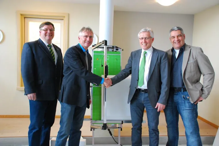 Kompetenzzentrum für Ausbau un d Fassade gewinnt innovatives Schneidegerät Bild: Kompetenzzentrum für Ausbau un d Fassade gewinnt innovatives Schneidegerät
