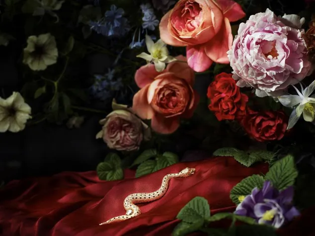 Neue Ausstellung 'Jewelry & Flower Show' im Museum The Kennedys Bild: Neue Ausstellung 'Jewelry & Flower Show' im Museum The Kennedys