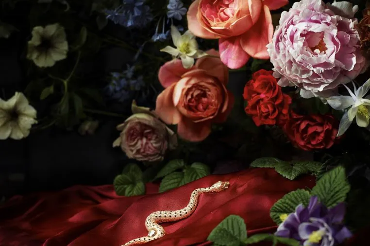 Neue Ausstellung 'Jewelry & Flower Show' im Museum The Kennedys Bild: Neue Ausstellung 'Jewelry & Flower Show' im Museum The Kennedys