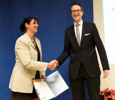 Bild: Java Informatik Exzellenz Preis von OIO Orientation in Objects an der Hochschule Mannheim für Jonas Wörlein