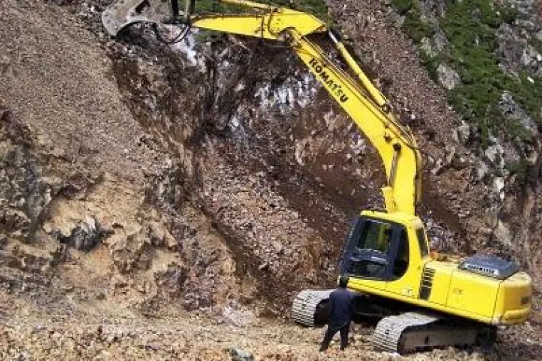 Xinhua berichtet von nur einem Toten bei der Auseinandersetzung wegen des Golderzabbaus in Osttibet Bild: Xinhua berichtet von nur einem Toten bei der Auseinandersetzung wegen des Golderzabbaus in Osttibet