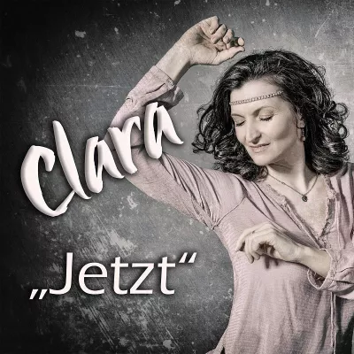 Bild: „Jetzt“ heißt es für Clara, wenn es um ihr Album geht