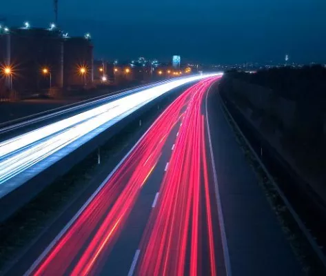 Intelligentes Datenmanagement lässt den Verkehr fließen Bild: Intelligentes Datenmanagement lässt den Verkehr fließen