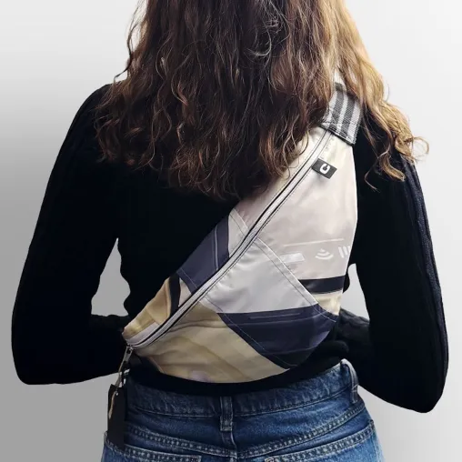 Bild: Vom Werbebanner zum Mode-Accessoire: Comspot frischt die Upcycling-Taschenkollektion auf
