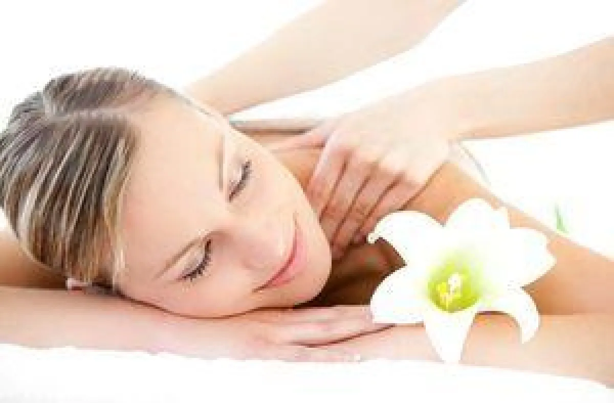 Den geübten Händen eines Masseurs ähnlich, lockert eine Vibrationsmassage verspannte Muskeln