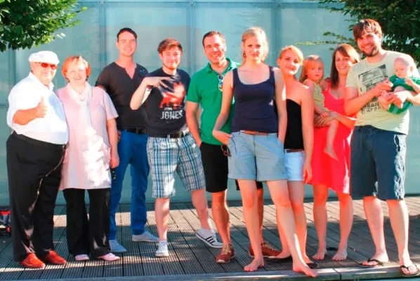 Bild: Gottesdienst im Zweischichtbetrieb - Die Urban Life Church in Ludwigsburg platzt aus den Nähten