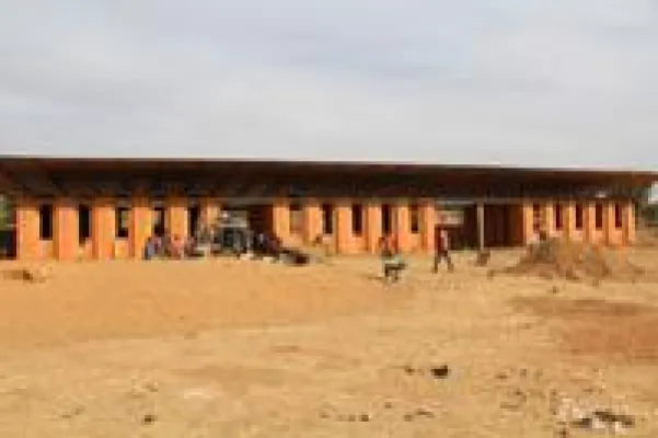 Bild: Schulbausteine für Gando: Isinger + Merz hilft in Afrika