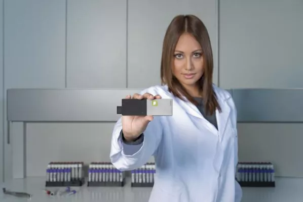 Bild: WOYZEK® Nikotin Inhalator – Steht die Zigarette evolutionär vor ihrem Ende?