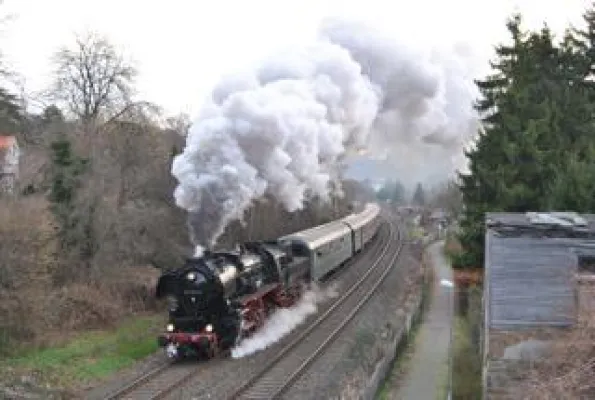 Bild: Bock auf Lok: Bockbieranstich der besonderen Art