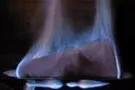 Bild: Die Feuerzangenbowle erfreut sich aktuell großer Beliebtheit. Ein Portal bietet Infos zu dem Heißgetränk