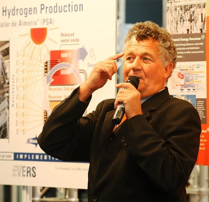 Arno A. Evers will zum Nachdenken anregen