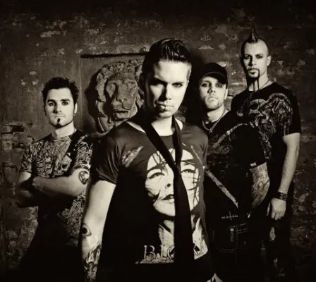 Bild: Blowsight auf Tour mit OOMPH!