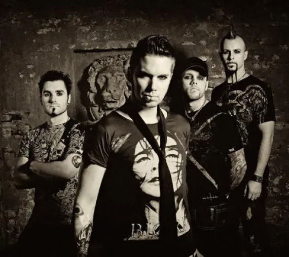 Bild: Blowsight auf Tour mit OOMPH!