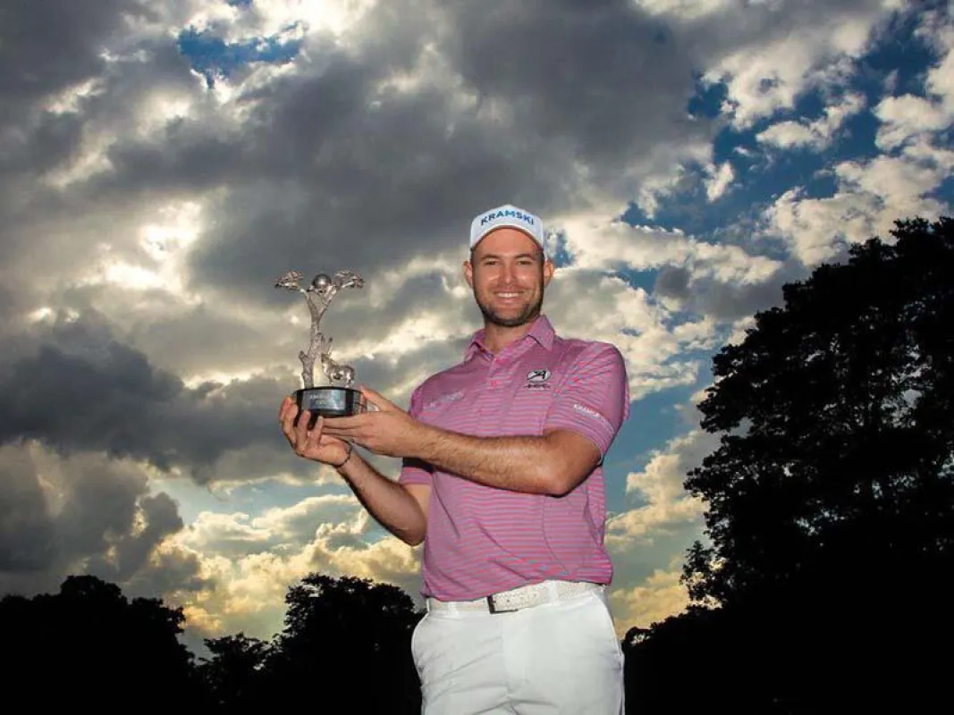 Ein sensationeller Sieg – mit 16 unter Par gewinnt Bryce Easton die Old Mutual Zimbabwe Open 2018.