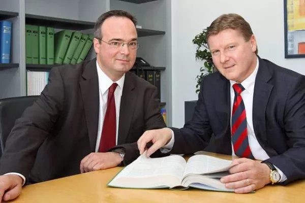 Wenn der Chef nicht weiter weiß ... neues Institut für Arbeitsrecht unter dem Dach der Knowledge Foundation Bild: Wenn der Chef nicht weiter weiß ... neues Institut für Arbeitsrecht unter dem Dach der Knowledge Foundation