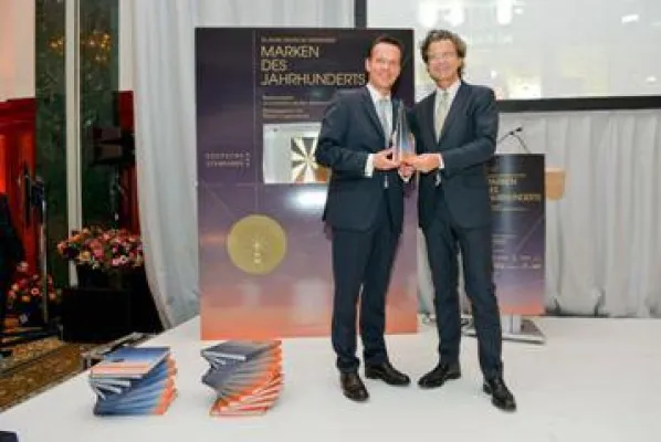 Bild: Erfolgreiche Markenführung: Autoglas-Spezialist Carglass als „Superbrand 2012“ ausgezeichnet