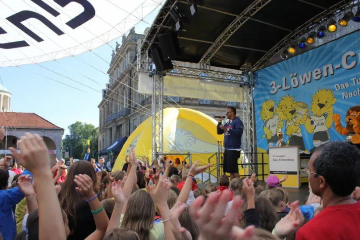 2schneidig live beim Juventus Kinder- und Jugendfestival in Stuttgart Bild: 2schneidig live beim Juventus Kinder- und Jugendfestival in Stuttgart
