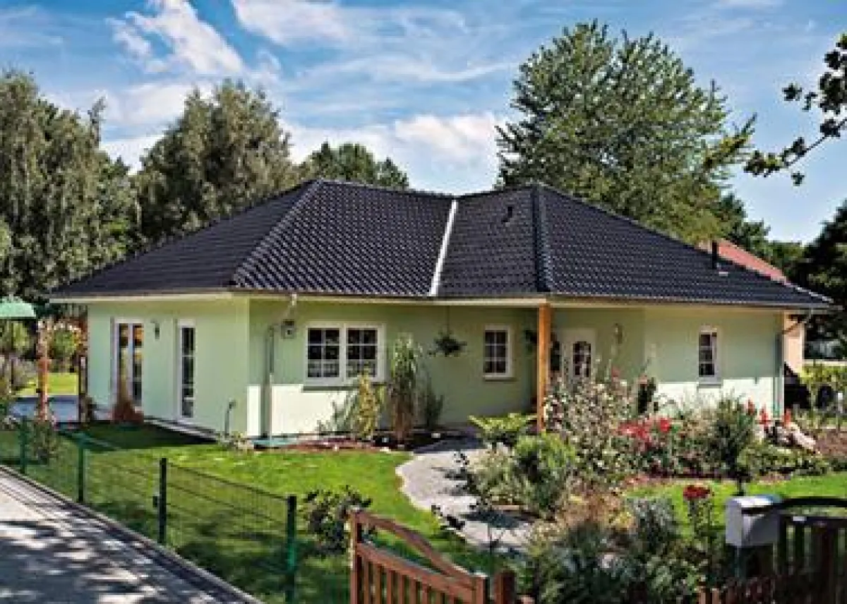 Bungalow Rerik (Abbildung ähnlich). Foto: Roth-Massivhaus
