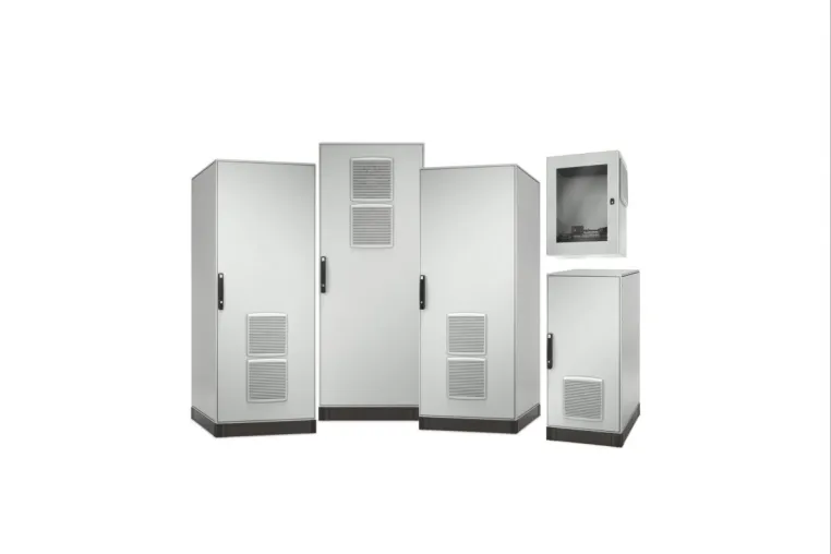 Bild: Schneider Electric EcoStruxure R-Serie: Micro-Datacenter-Gehäuse für die Industrie