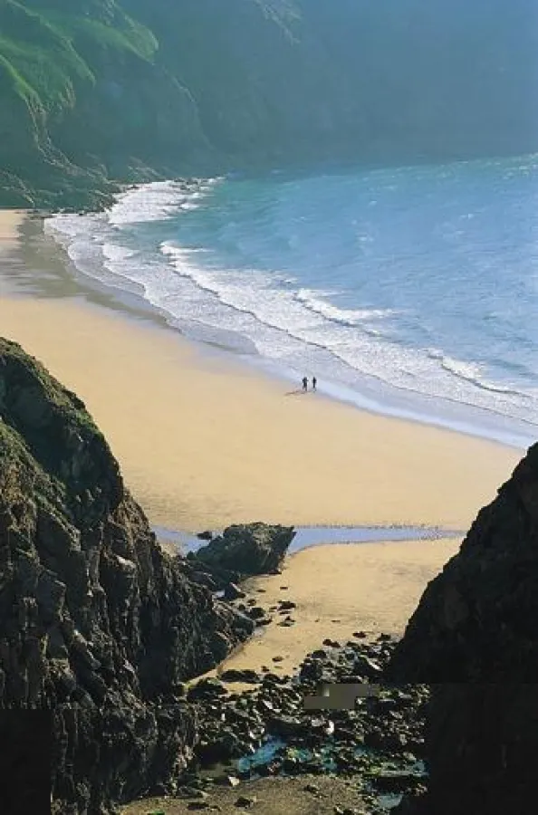 Traumhaftes Wandern zwischen Stränden, Steilküsten und der lieblichen Landschaft Jerseys