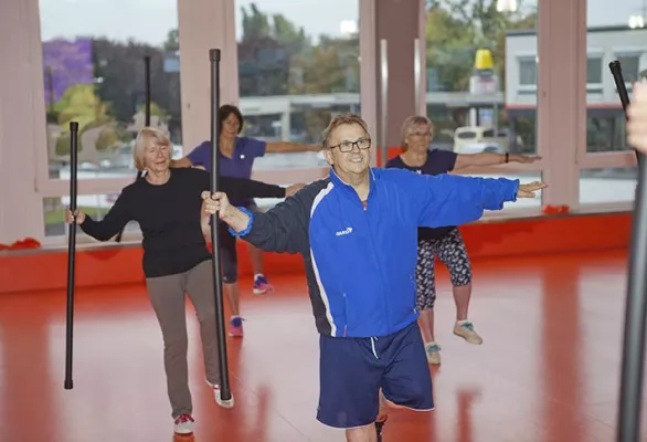 Bild: Siebenmal gesünder altern FitX führt bundesweiten Kurs für die ältere Generation ein