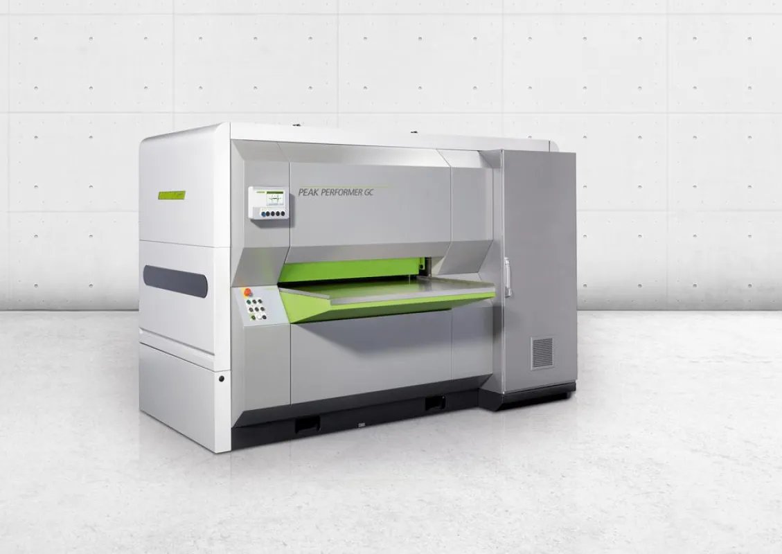 BUT fertigt Maschinenverkleidungen für die innovative Richttechnik