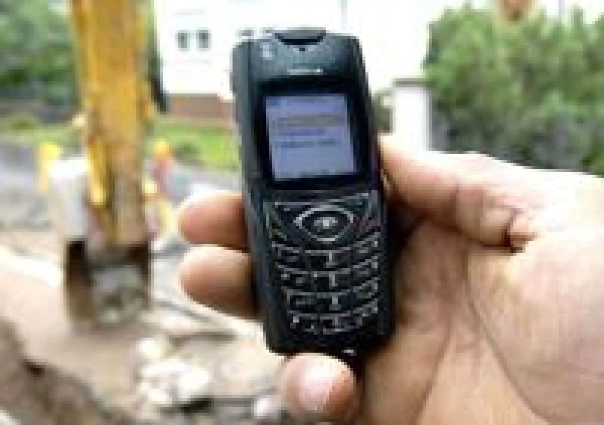 Bei Arbeitsbeginn und Feierabend melden sich die Mitarbeiter über das Handy an bzw. ab.