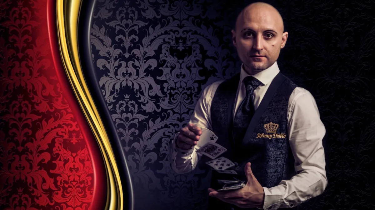 Janos Toth, bekannt als Johnny Diablo, ist ein Zauberer und Mentalist mit einzigartigen Showacts.