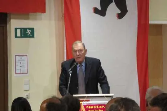 Bild: China Forum Berlin: Dr. Martin Posth spricht nicht nur für die Wirtschaft
