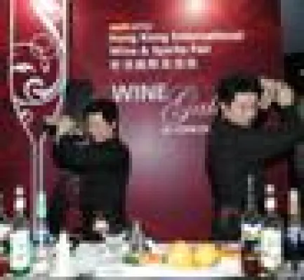 Die Welt im Glas - Hongkongs Wein- und Spirituosen-Messe Bild: Die Welt im Glas - Hongkongs Wein- und Spirituosen-Messe