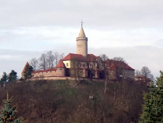 18. – 21. April 2014: Ostereiersuche und Mittelaltermarkt auf der Leuchtenburg Bild: 18. – 21. April 2014: Ostereiersuche und Mittelaltermarkt auf der Leuchtenburg