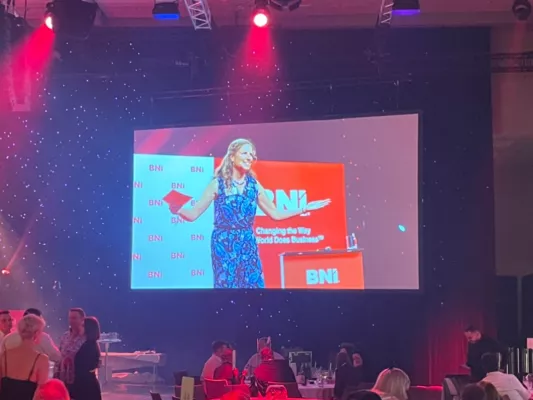 Bild: Zwischen Chatbots und Charisma: Warum Menschen mit Persönlichkeit weiterhin überzeugen