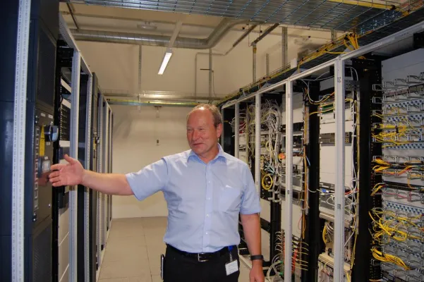 Bild: Redundanz als roter Faden