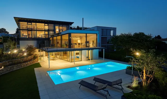 Bild: Mit Swimmingpool ist´s zu Hause am schönsten  