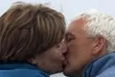 Bild: Liebe kennt kein Alter – Per Mausklick zum Liebesglück