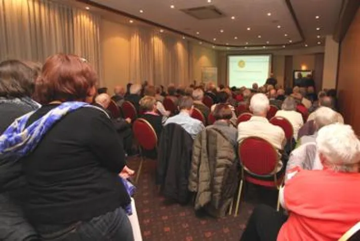 Bild: 80 Besucher kommen zur Veranstaltung der Chirurgie | Orthopädie Rhein-Main