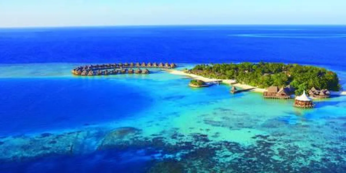 Die Malediven Insel Baros aus der Vogelperspektive