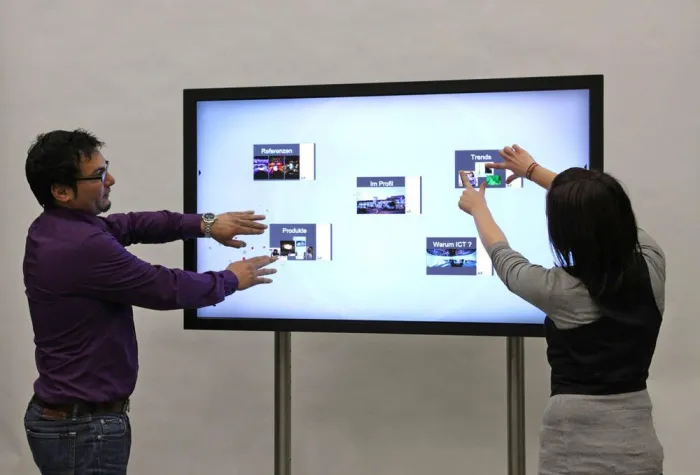 Bild: 55 Zoll Multitouch-LCD mit LED-Backlight: Multitouch-Weltneuheit im ICT Produktportfolio