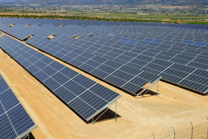 Bild: successfully established - GOLDBECK Solar erfolgreich in Großbritannien