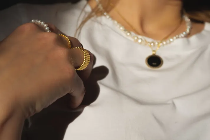 Bild: fainz® wird plain – junge Schmuckbrand launcht neue Kollektion