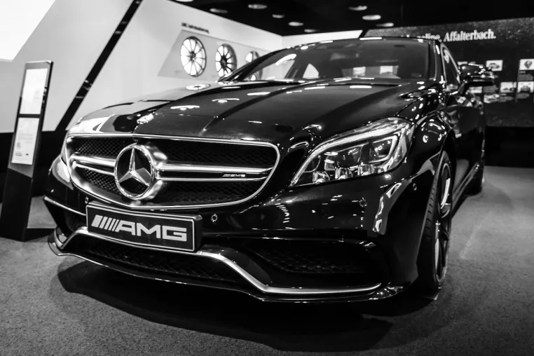 Bild: Herando Erfahrungen: AMG-Gründer feiert 85. Geburtstag