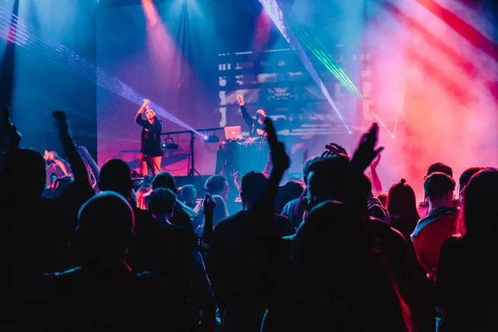 Bild: ComeTogether lanciert BackTogether COVID-19 Reisepass-App