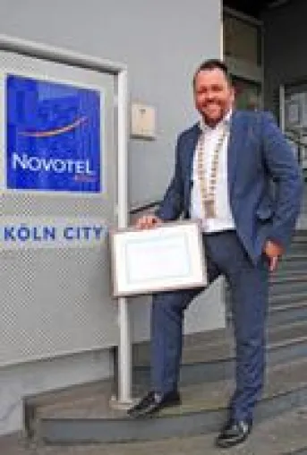 Chef des Novotel Köln City engagiert sich für die Zukunft Bild: Chef des Novotel Köln City engagiert sich für die Zukunft