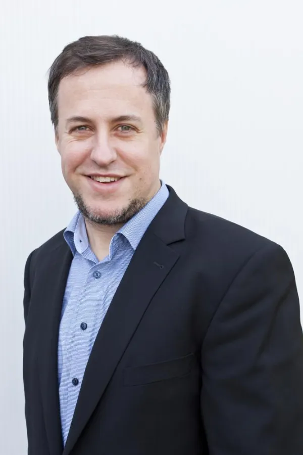 Fabian de León (active online GmbH), Urheber von materialo®