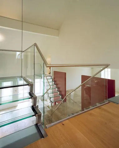 Bild: Eckel Edelstahl für Qualität im Metallbau