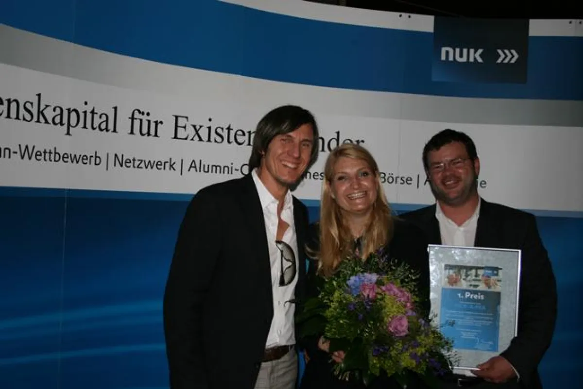 Die glücklichen Gewinner (v.l.n.r.) Michael Kroheck, Kathrin Möntenich und Martin Kaiser von Pick-a-Pea