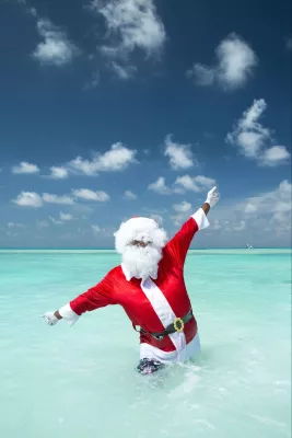 Bild: Immersiv & mega "kool" das "HoloWorld" X-mas & New Year  Feiertagsfeuerwerk des Kandima Maldives