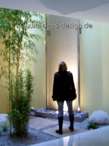 Die Wasserwand zum Staunen und Anfassen Bild: Die Wasserwand zum Staunen und Anfassen