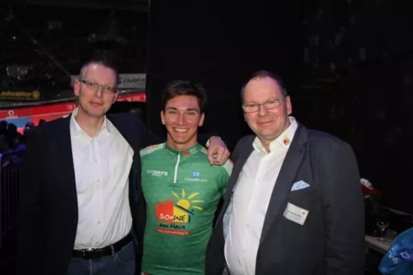 Bild: Systemgeber sponsert Team der Bremer 'Sixdays“